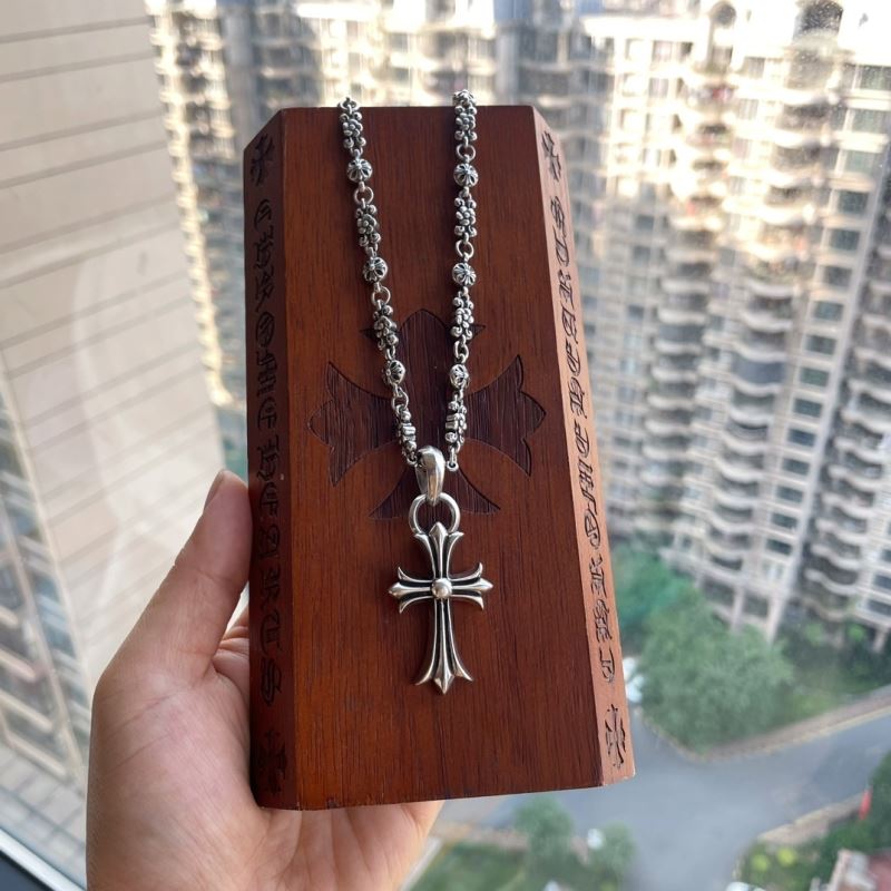 Ch**me He**ts necklaces
